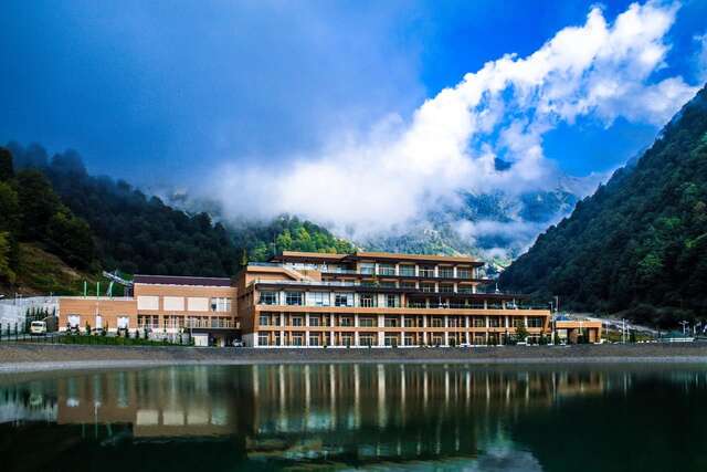 Отель Qafqaz Tufandag Mountain Resort Hotel Габала-44